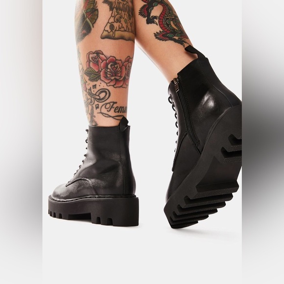 LAMODA Black Leather Platform Boots - Picture 2 of 16